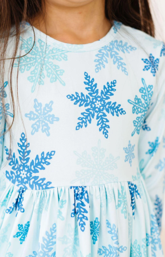 Winter Wonderland L/S Pocket Twirl Dress - 9/10 Winter Wonderland L/S Pocket Twirl Dress - 9/10